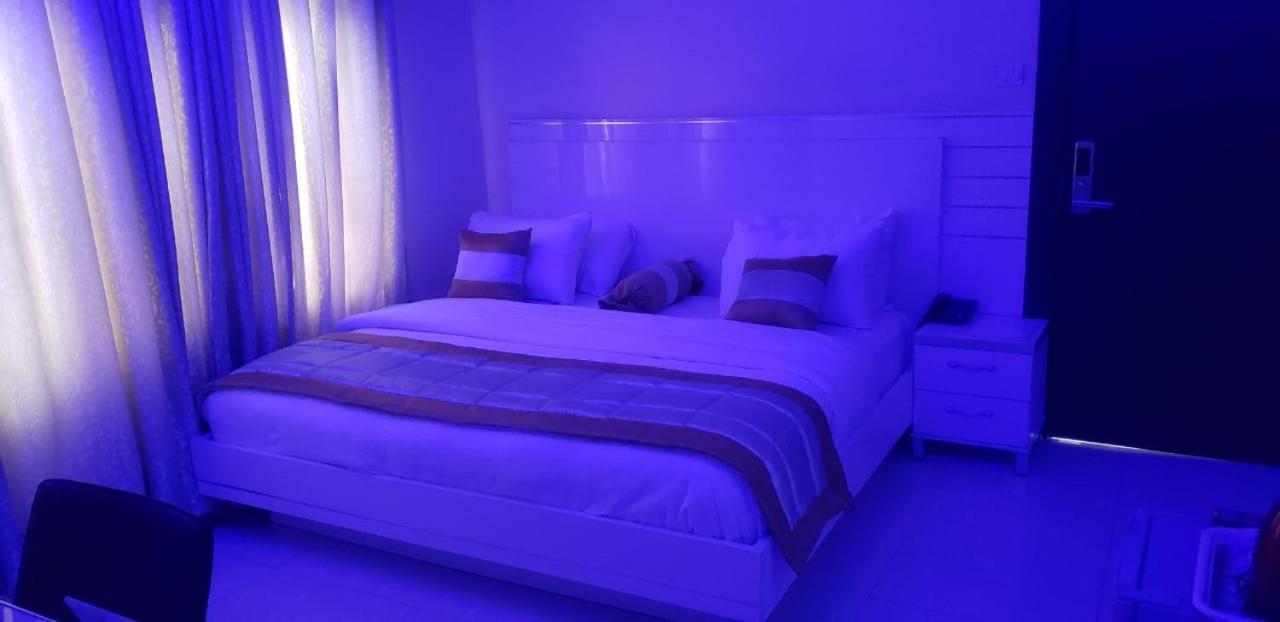Appleville Suites Ikeja Exterior foto